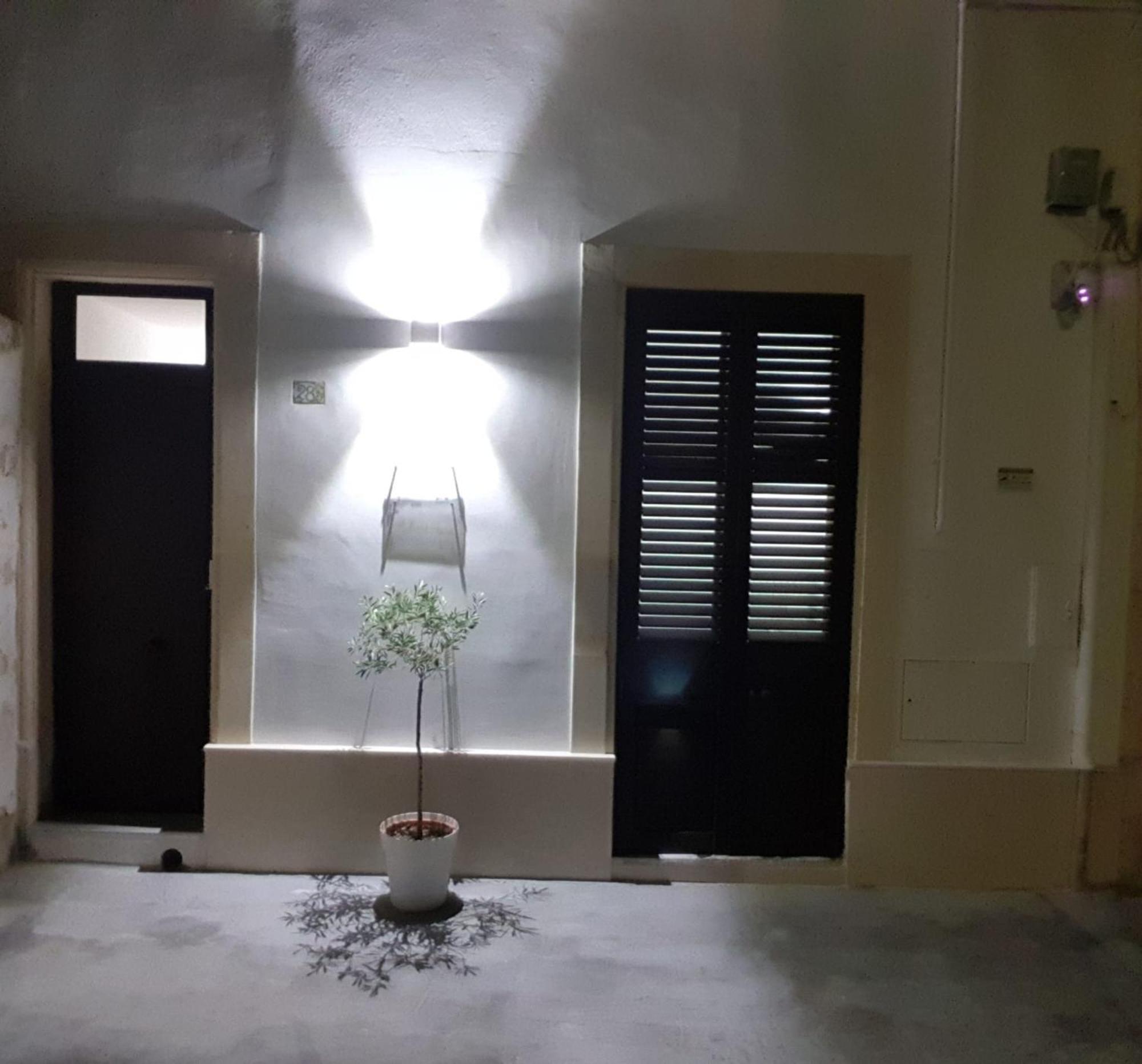 Il Cortile Segreto - Con Parcheggio Privato Apartment Lecce Exterior foto
